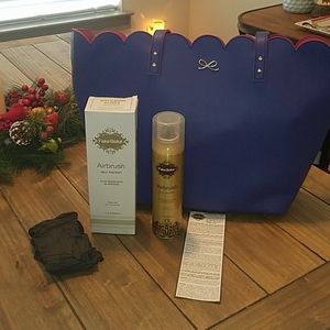 New in box Airbrush Tan with Free Bag